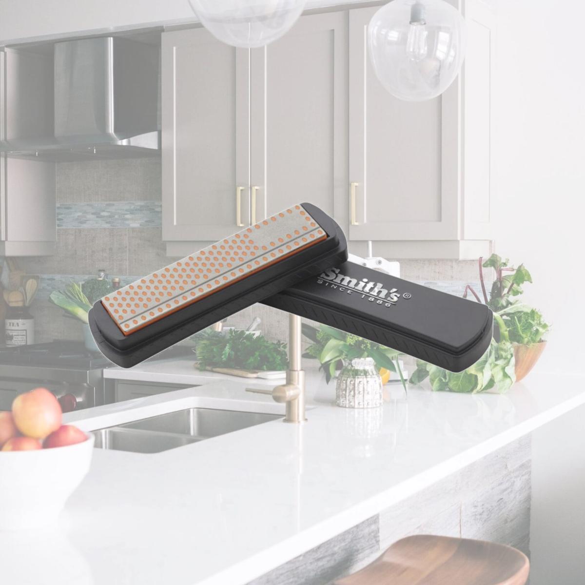Picture of Smiths Consumer Products 2399673 4 x 1 in. Diamond Sharpening Stone