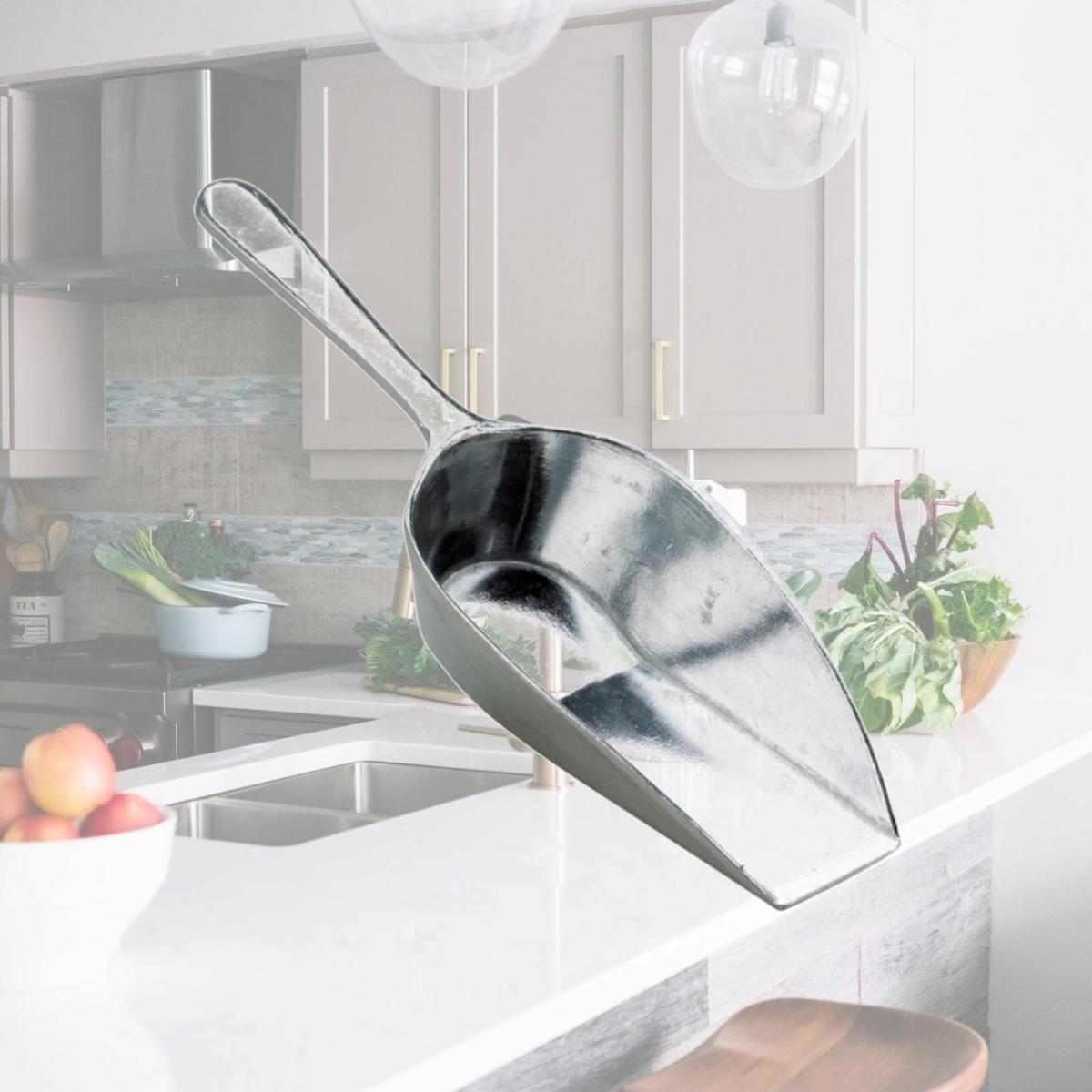 Picture of Harold Import 6308555 4.5 in. Silver Aluminum Flat Bottom Scoop