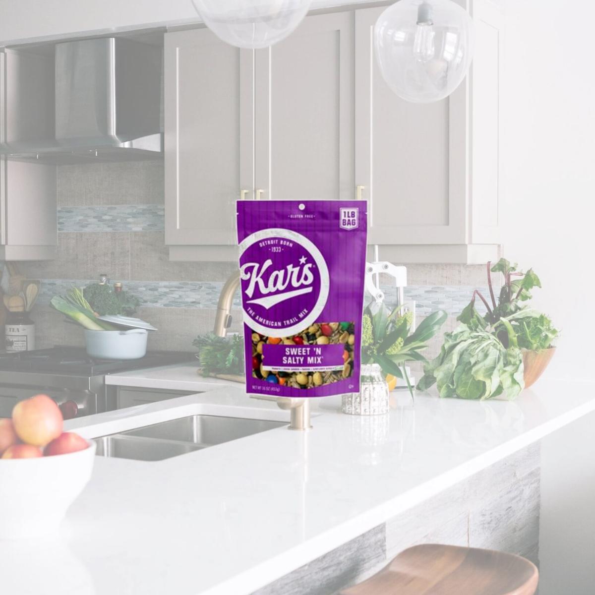 Picture of Kars 9064006 16 oz Sweet & Salty Trail Bagged Mix - Pack of 6