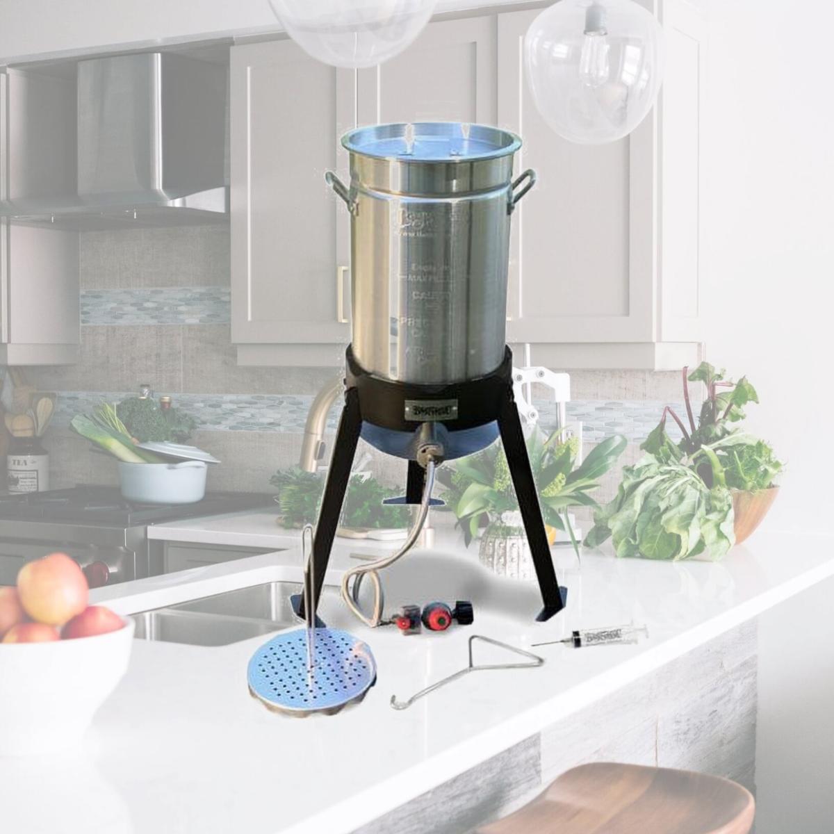 Picture of Barbour International 8084268 30 qt. Bayou Classic Aluminum Turkey Fryer Kit