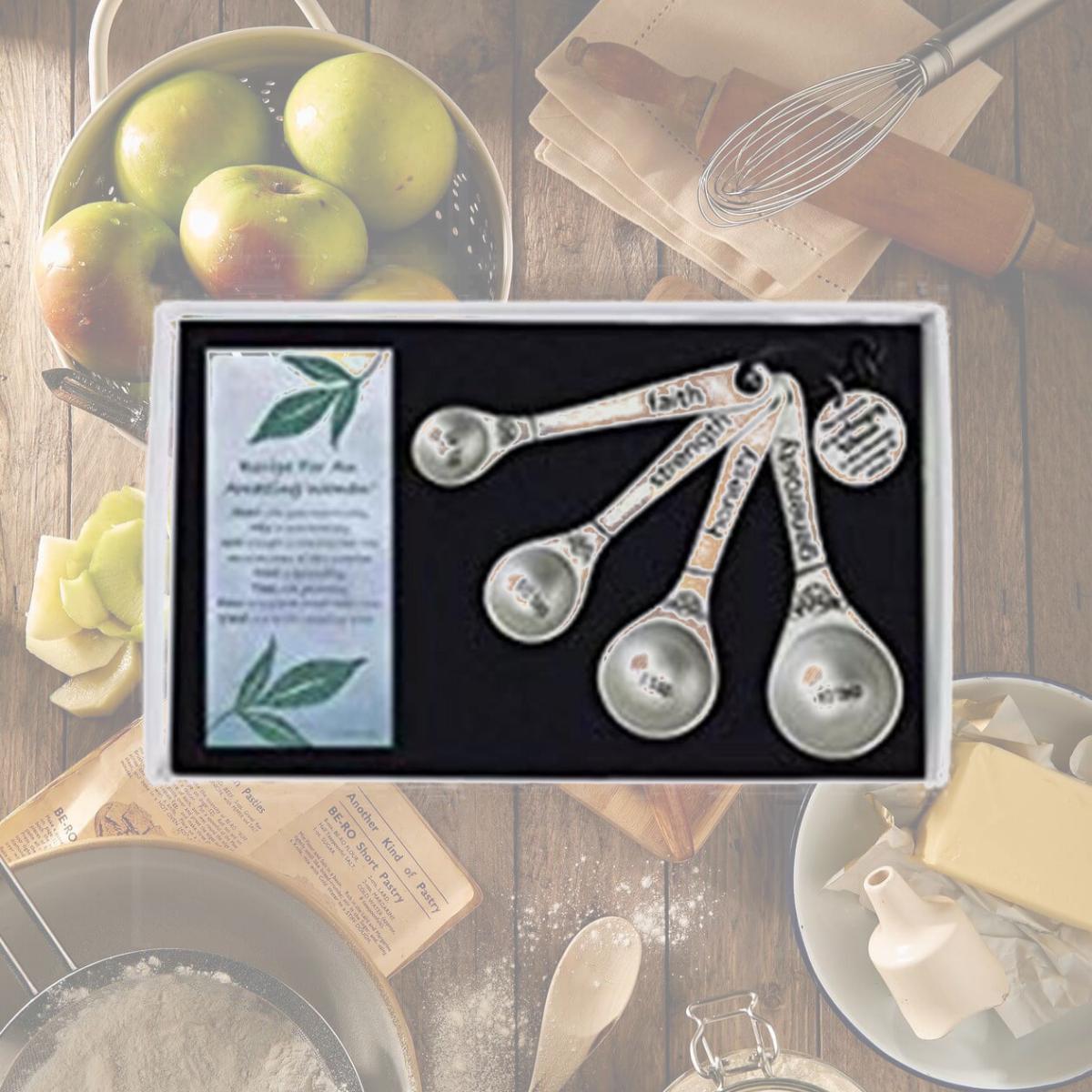 Picture of CA Gift 135099 Amazing Woman Measuring Spoons - Set of 4