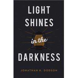 135839 Tract-light Shines In The Darkness - Pack Of 25