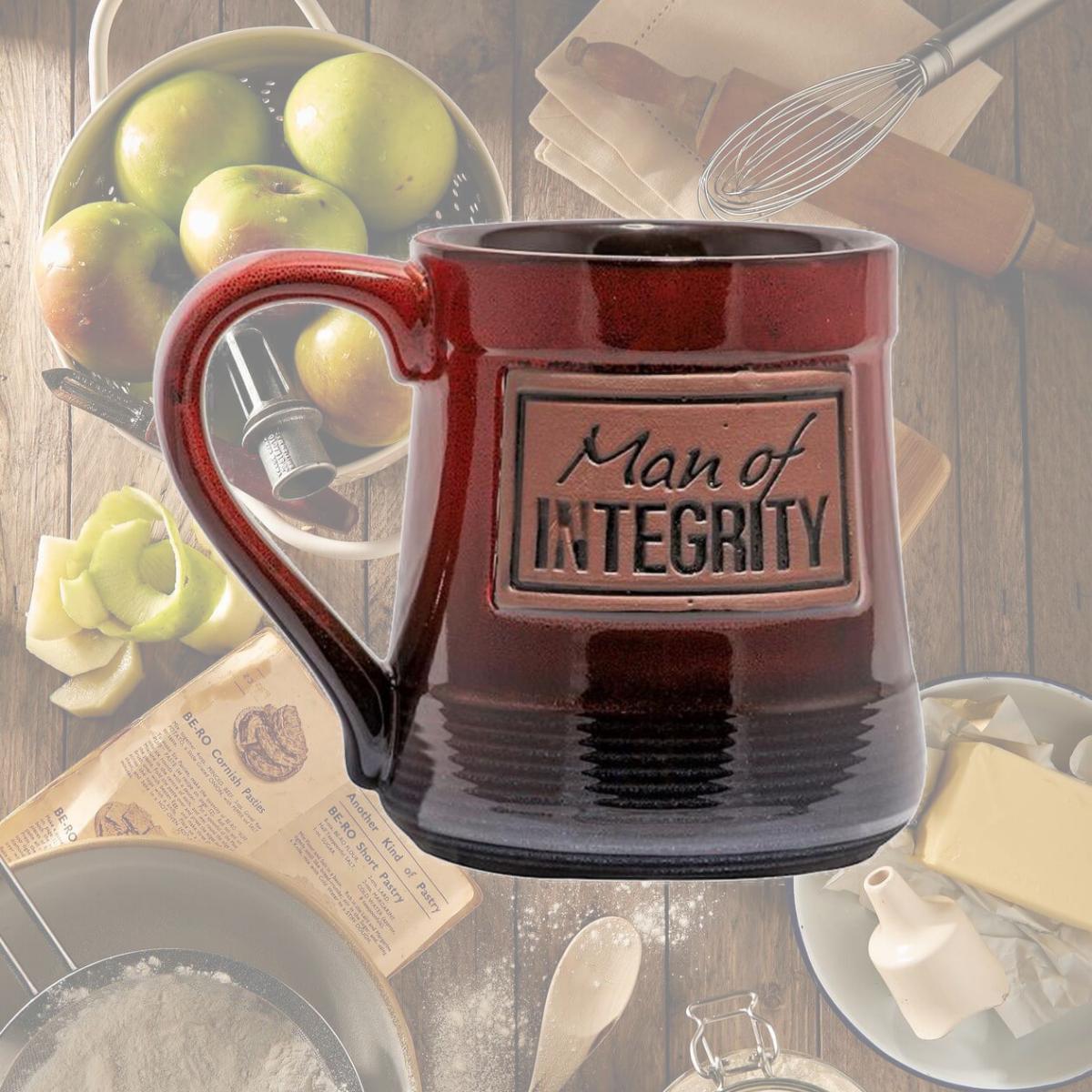 Picture of CA Gift 261425 20 oz Pottery Man of Integrity Mug