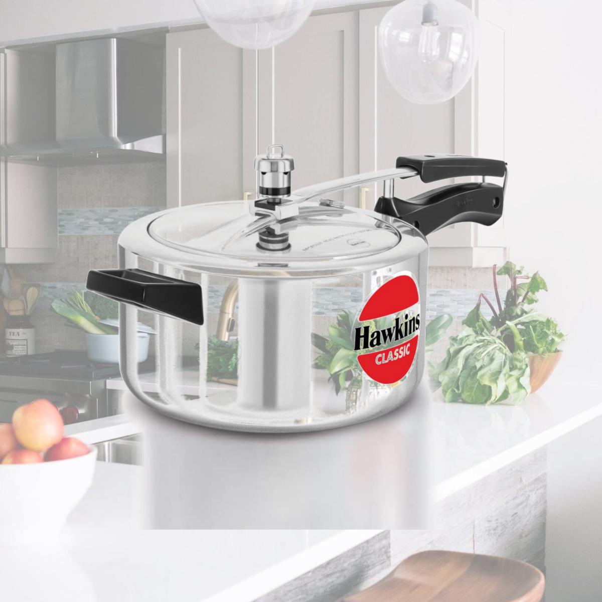 Picture of Hawkins B10 Classic Aluminum Pressure Cooker - 4 Litres