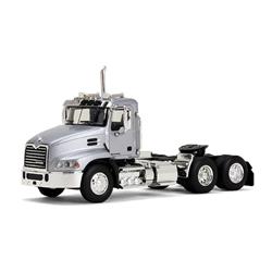 Mack Pinnacle Day Cab In Silver