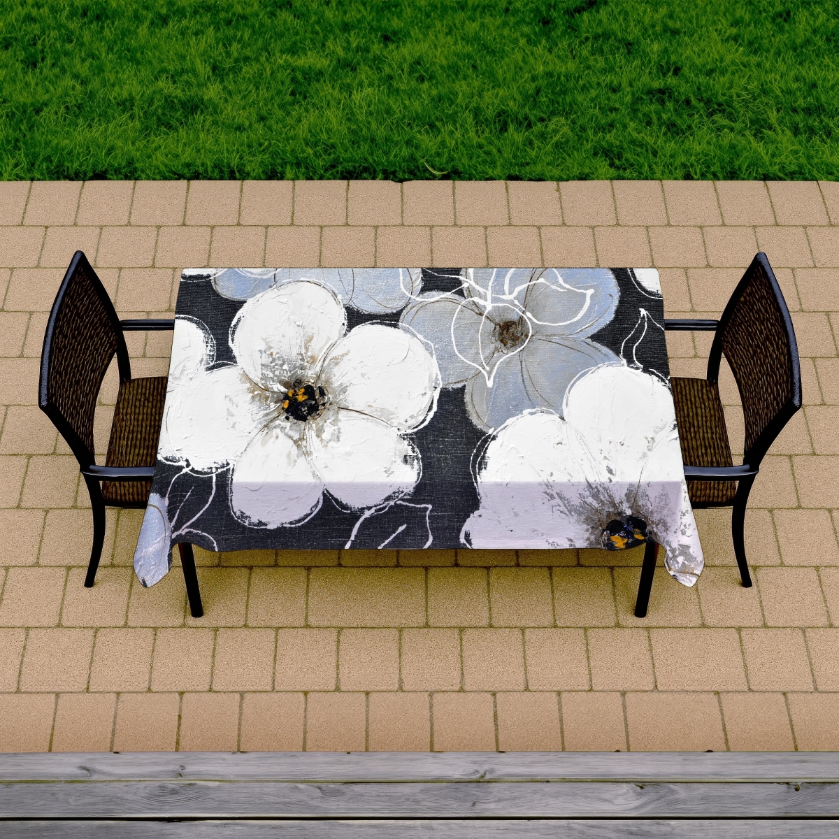 Picture of Begin Home Decor C1TCLRGE2KTKSW 58 x 102 in. White Flowers with Leaves Outlines Tablecloth - Contemporary Decor