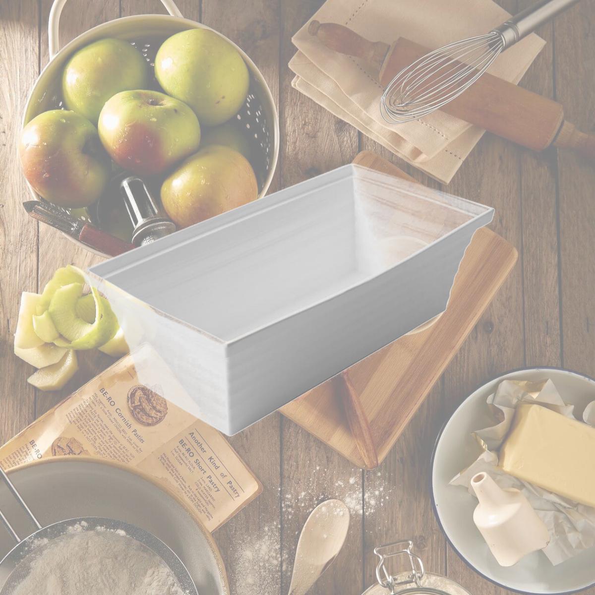 Picture of Bon Chef 53104WHITE 10.25 x 19 x 6 in. Americana Square 3 quart Bowl, White - 3 gal