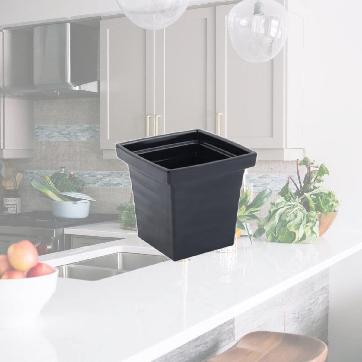 Picture of Bon Chef 53108BLACK 5.25 x 5.25 x 5 in. Americana Square 1 quart Bowl, Black