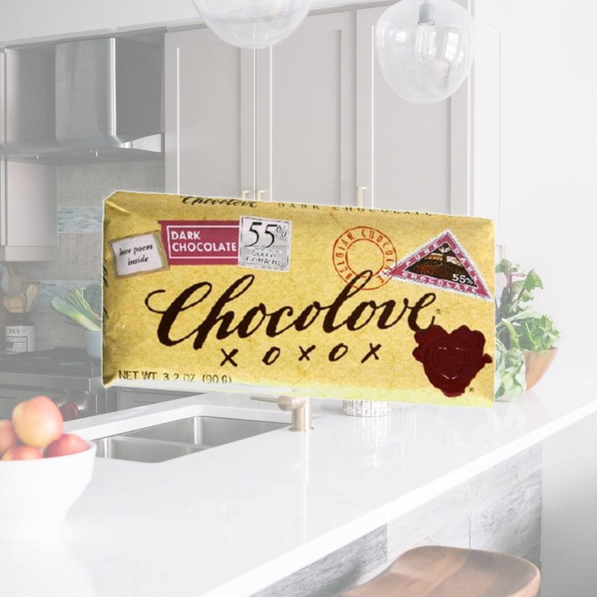 Picture of Chocolove Xoxo 30390 Dark Chocolate Bar