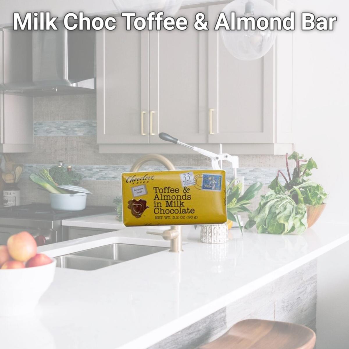 Picture of Chocolove Xoxo 30178 Milk Choc Toffee & Almond Bar
