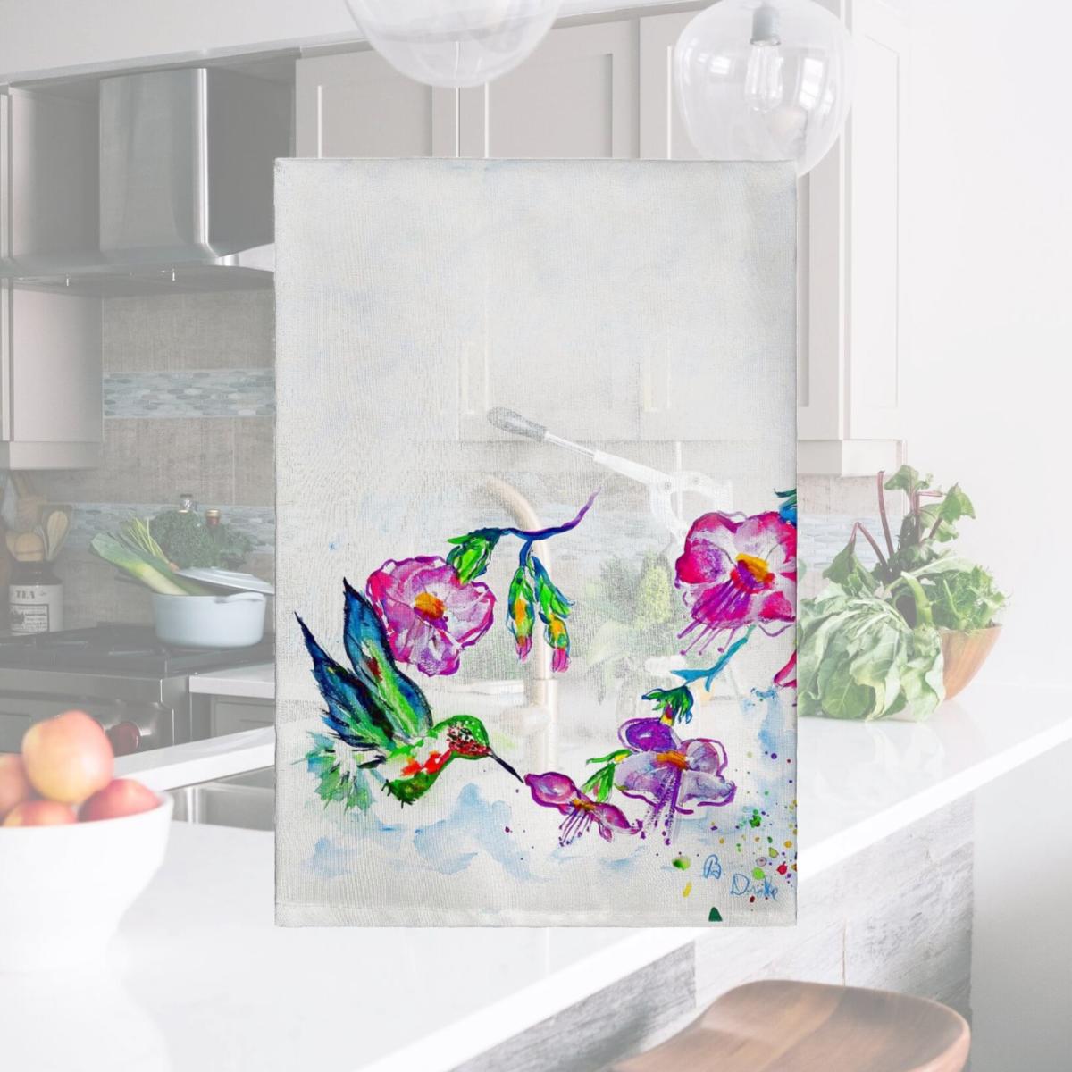 Picture of Betsy Drake GT713 Feeding Hummingbird Guest Towel