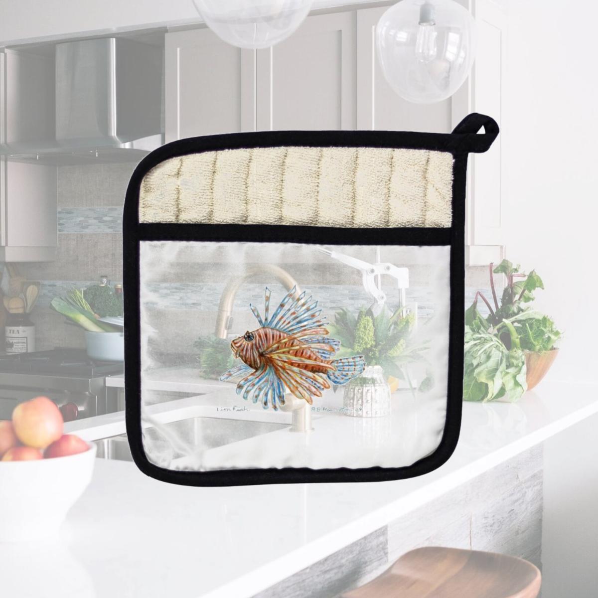 Picture of Betsy Drake PT093 Lion Fish Guest Towel Pot Holder