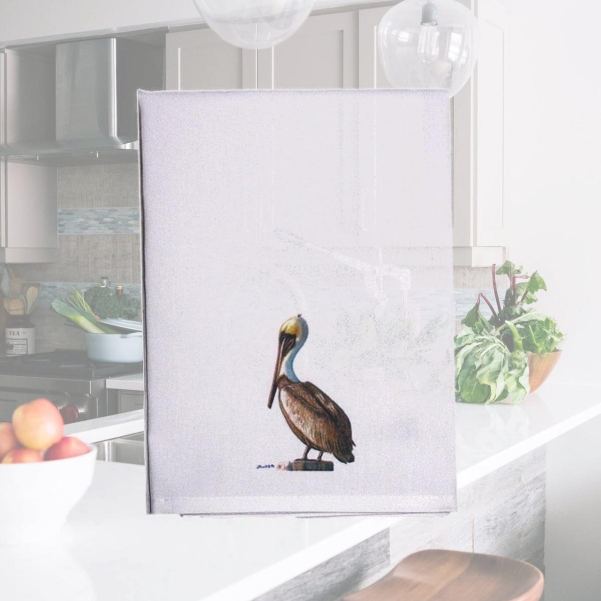 Picture of Betsy Drake GT035 Sitting Pelican Guest Towel