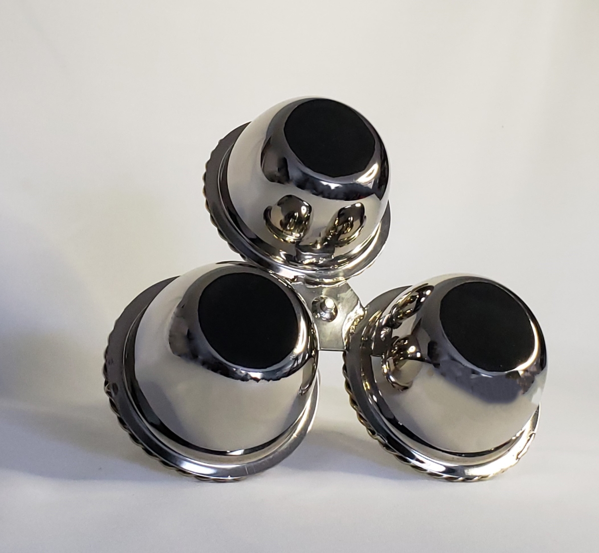 Picture of Jiallo 71923 Silver Stainless Steel Triple nut dish w/twisted border