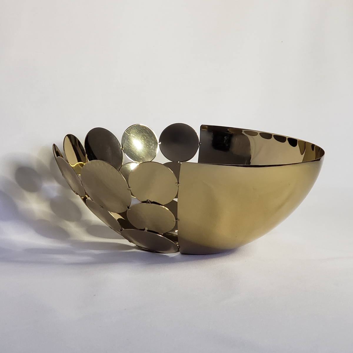 Picture of Jiallo 72402 Gold Metallic Round Siamese basket 10.25'