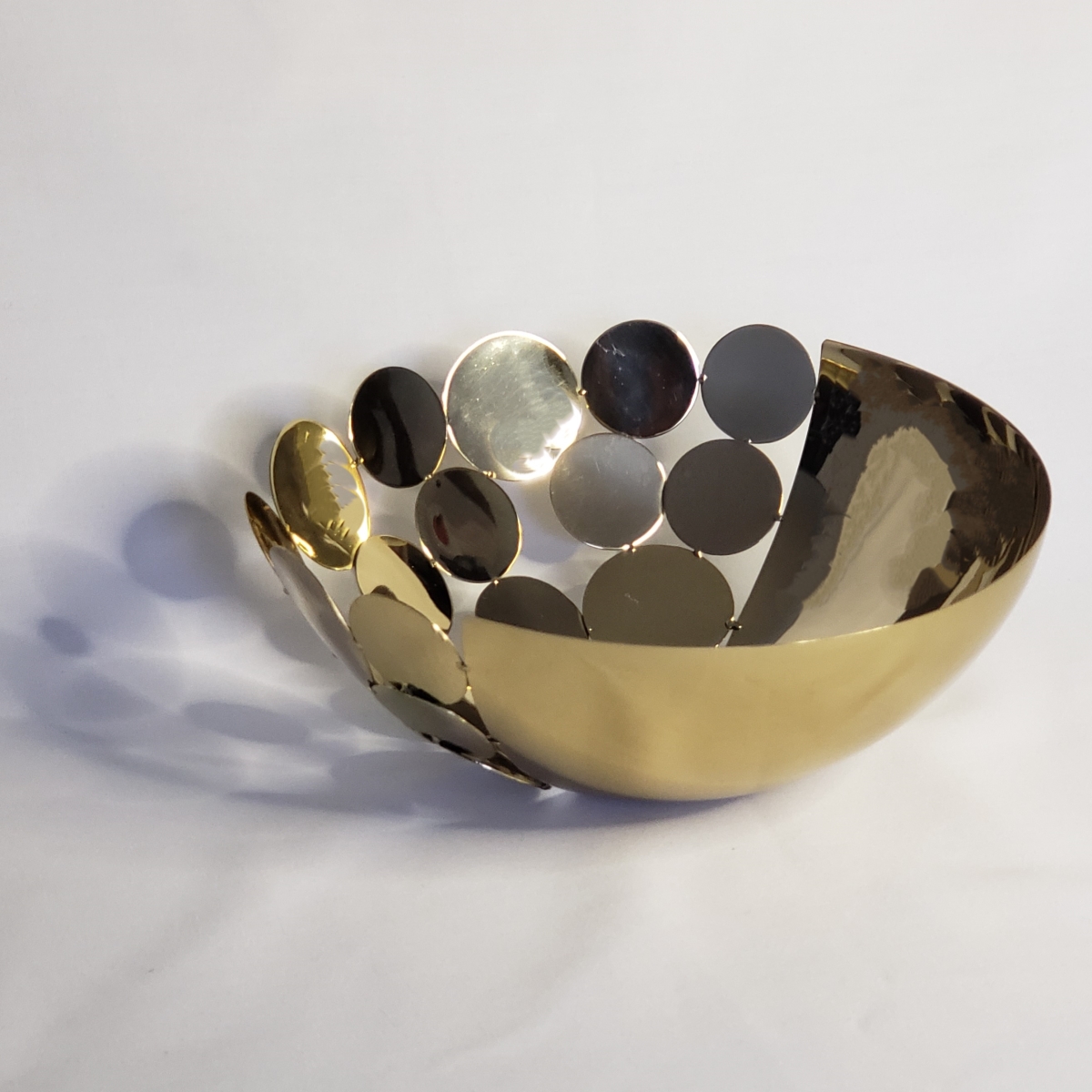 Picture of Jiallo 72402 Gold Metallic Round Siamese basket 10.25'