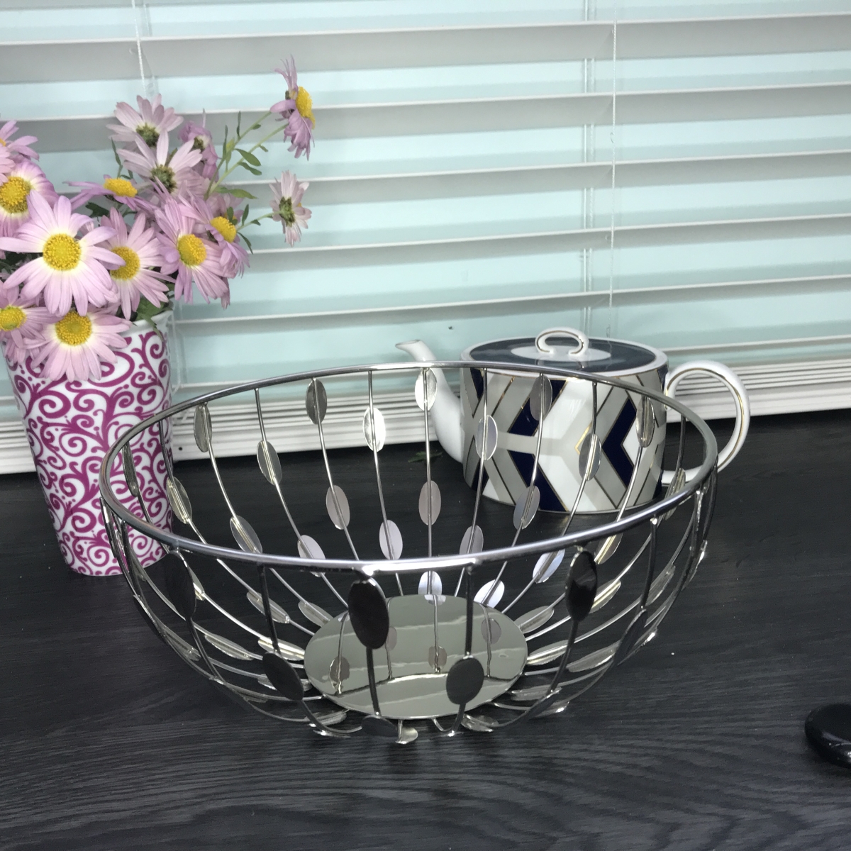 Picture of Jiallo 72400 Silver Metallic 11' round basket