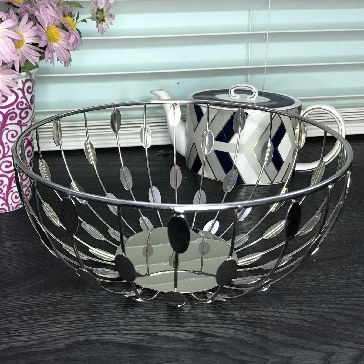 Picture of Jiallo 72401 Silver Metallic 9' round basket