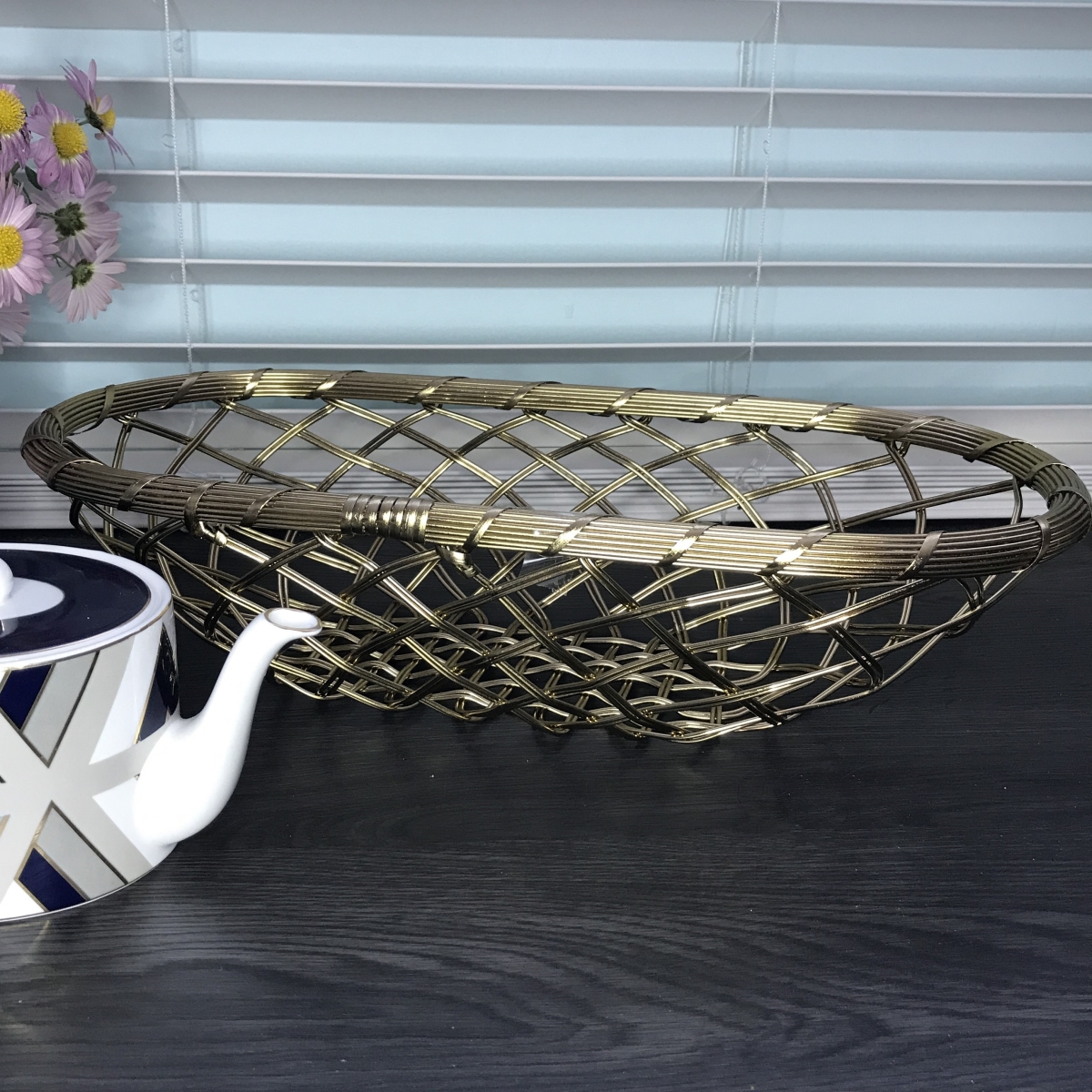 Picture of Jiallo 72405 Gold Metallic Oval basket 16 x 8.25'