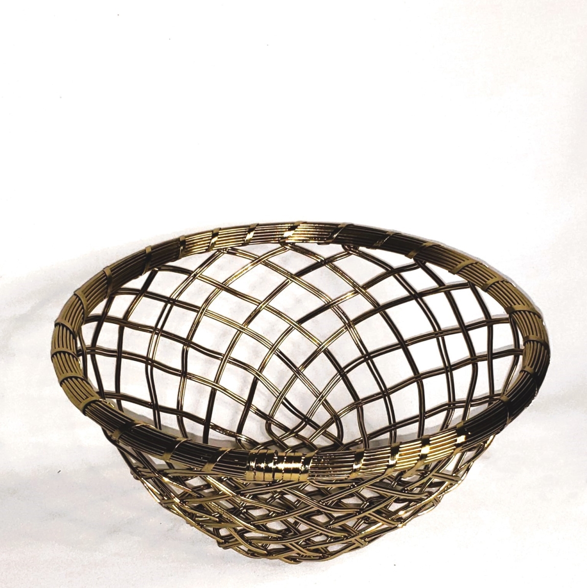 Picture of Jiallo 72404 Gold Metallic 9' round basket
