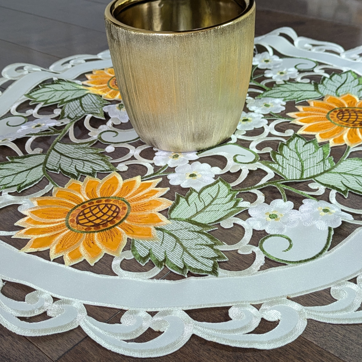 Picture of Jiallo 8710/E/24RD Sunflower Embroidered Cutwork Round Placemat, 24'