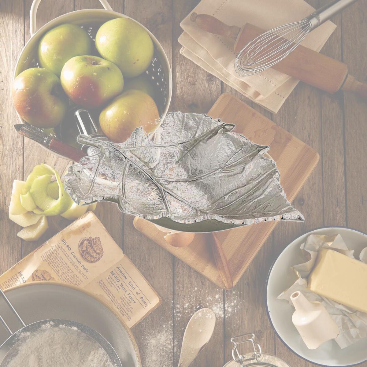 Picture of Jiallo 72673 Maple Leaf Dish