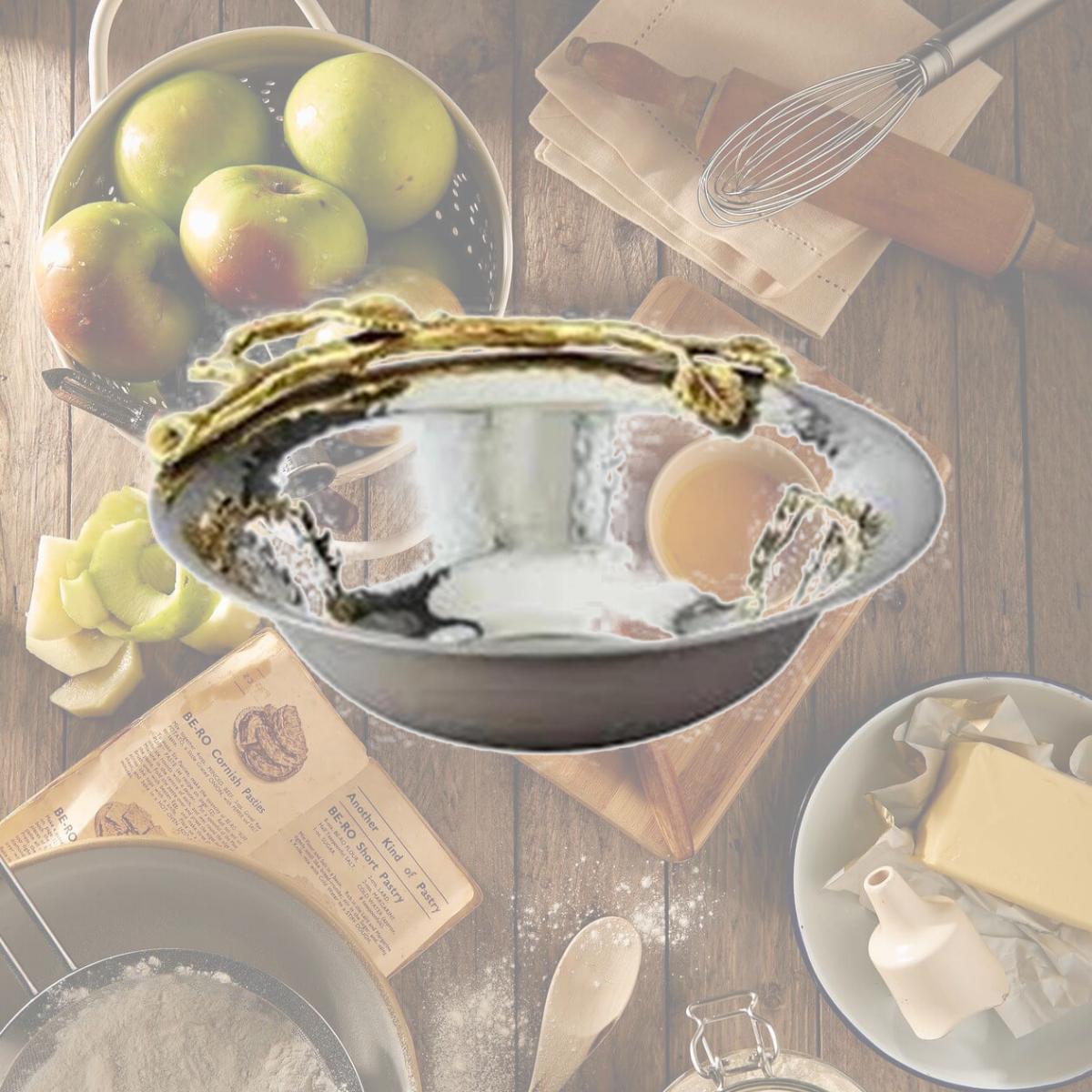 Picture of Leeber 70022 Elegance Gilt Leaf Nut Bowl, 5.75 x 5.25 x1.75 in.