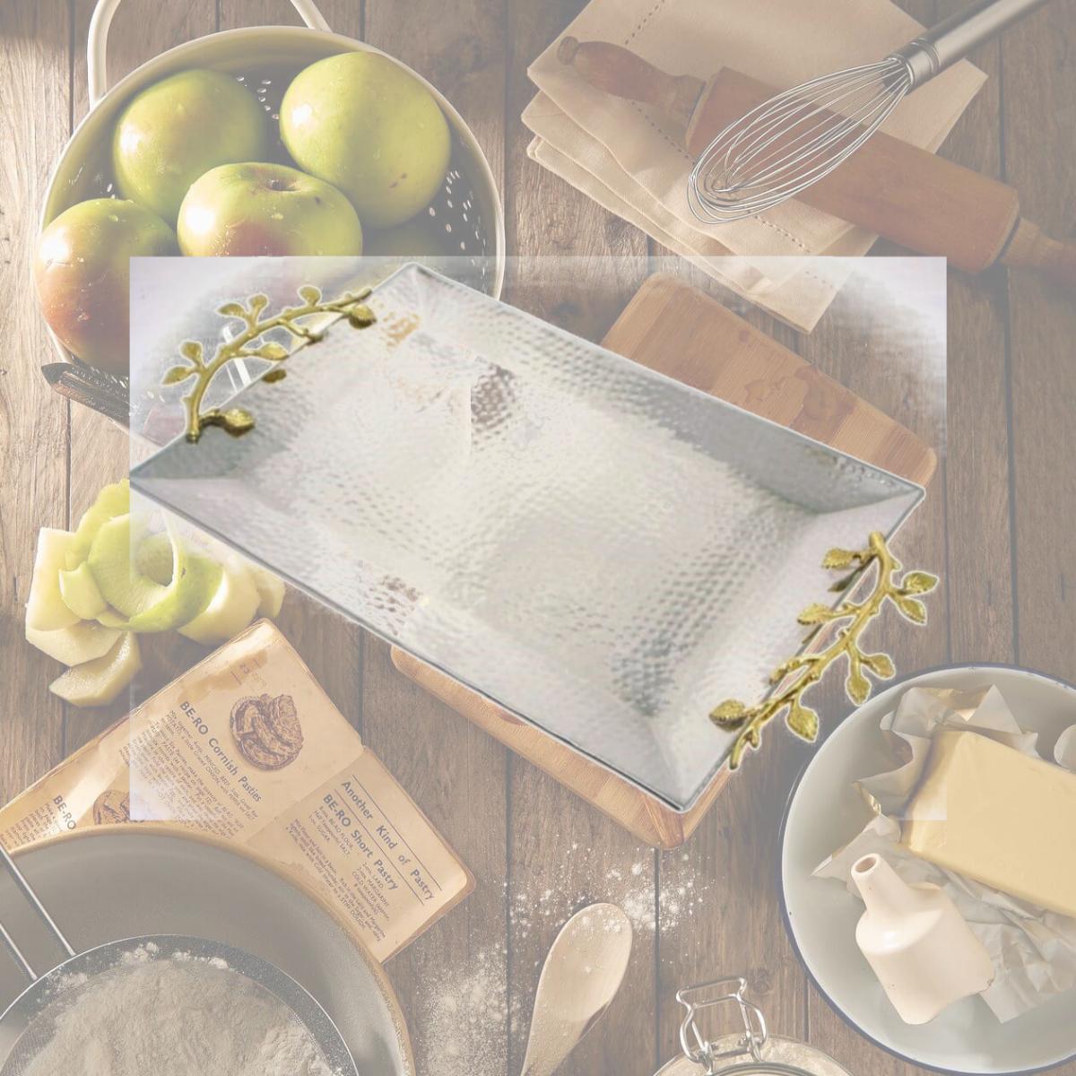 Picture of Leeber 70038 Elegance Gilt Leaf Rectangular Stainless Steel Tray, 21 x 12 in.