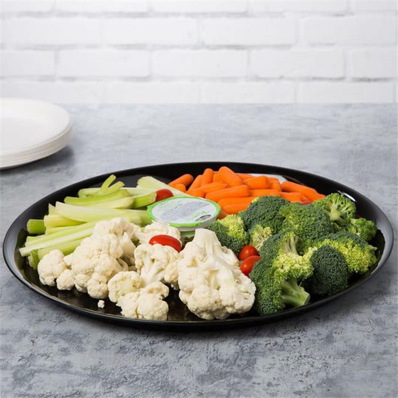 A916bl25 16 In. Checkmate Black Round Catering Tray - Case Of 25