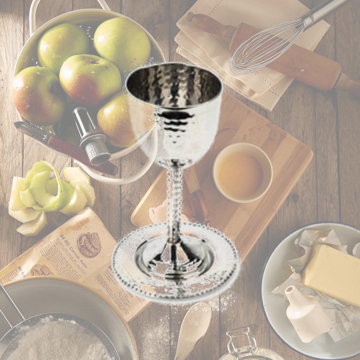 Picture of Classic Touch JDKG29 Kiddush Goblet on Tray - Beaded Design