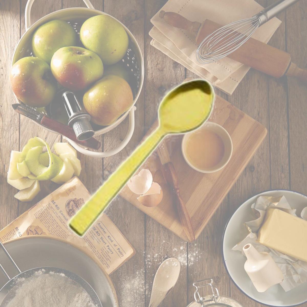 Picture of Classic Touch SP131 Gold Spoon for the Container Bowls