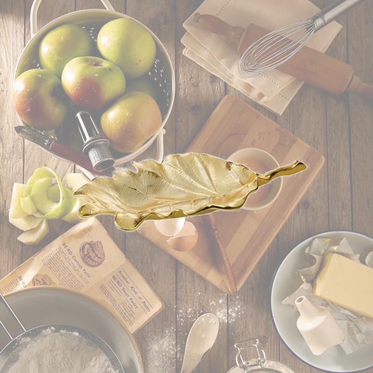 Picture of Classic Touch LE927 Gold Leaf Dish - 10.75 x 5.5 x 1.75 in.