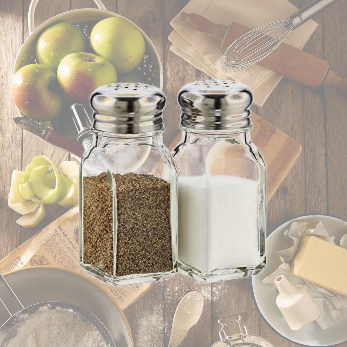 Picture of Circleware 66792/AM Circleware Yorkshire Set of 2 -  2.87 oz. Salt and Pepper Shaker