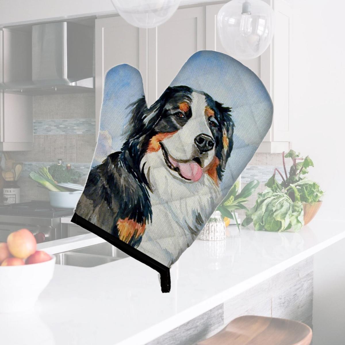 Picture of Carolines Treasures 7012OVMT Mommas Love Bernese Mountain Dog Oven Mitt