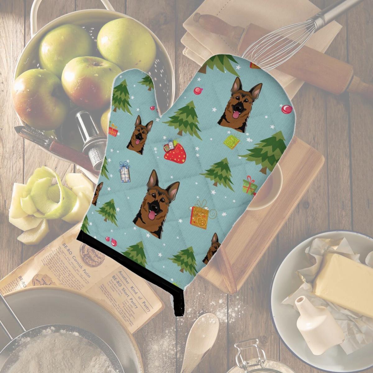 Picture of Carolines Treasures BB5000OVMT Christmas German Shepherd Oven Mitt
