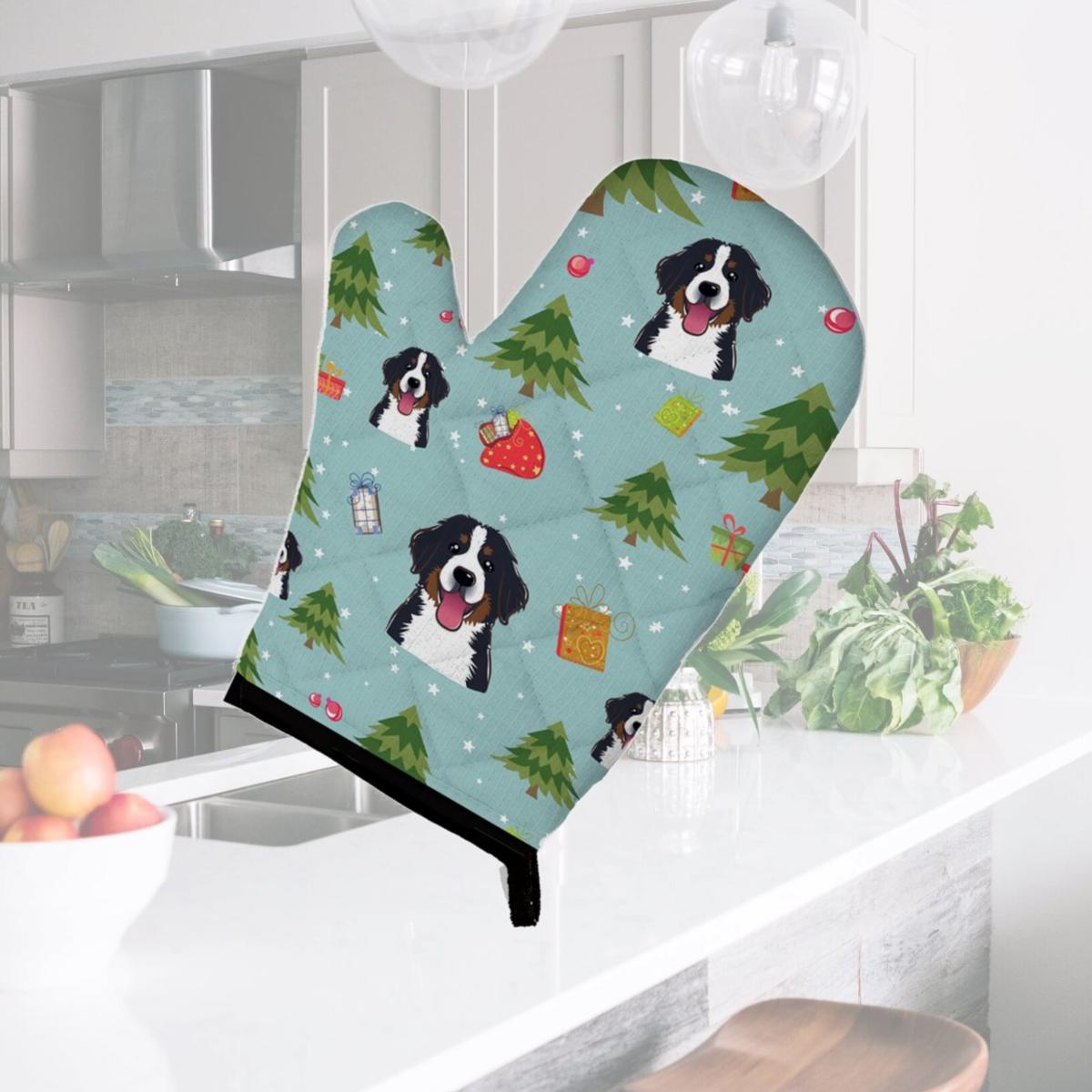 Picture of Carolines Treasures BB5026OVMT Christmas Bernese Mountain Dog Oven Mitt