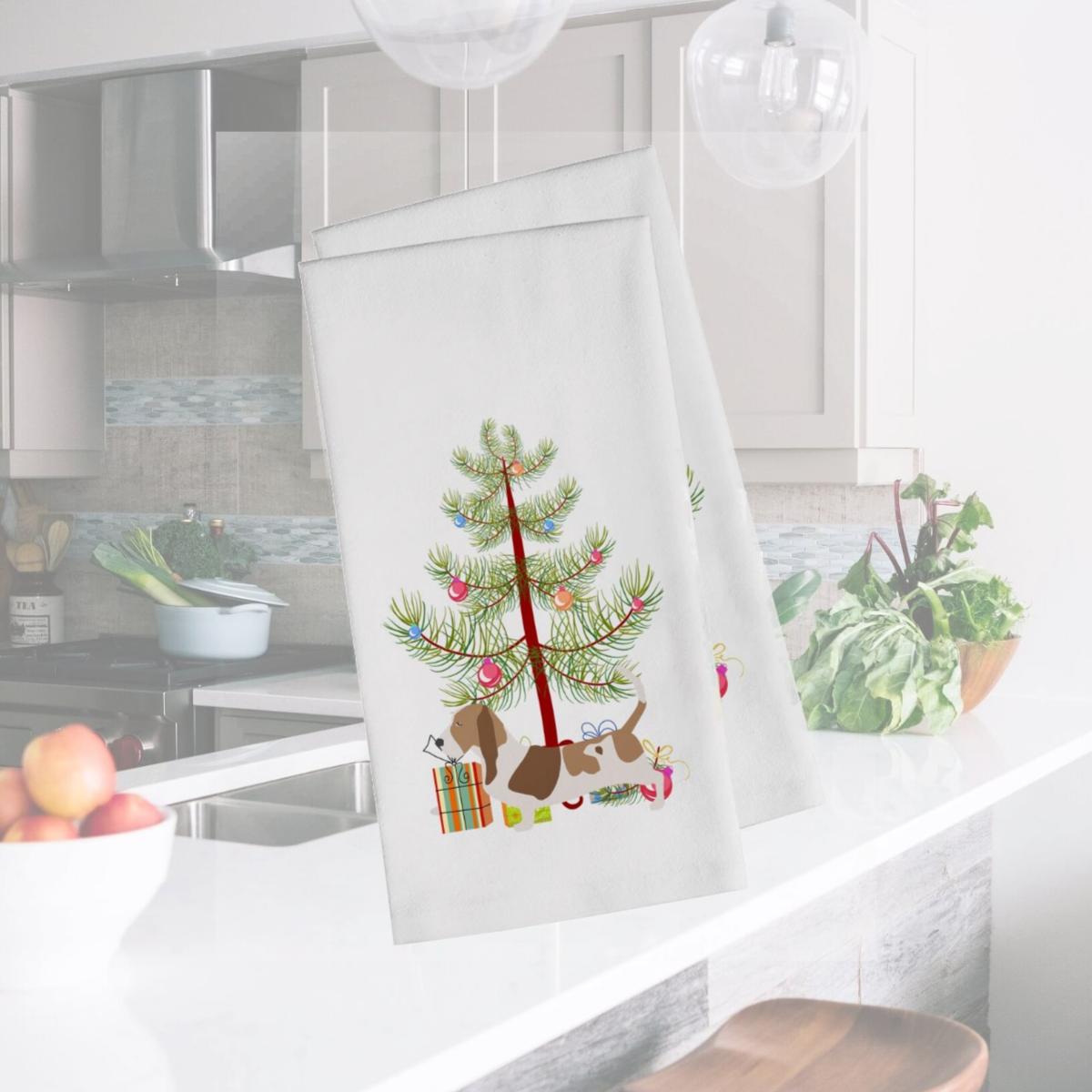 Picture of Carolines Treasures BB2920WTKT Basset Hound Merry Christmas Tree White Kitchen Towel - Set of 2