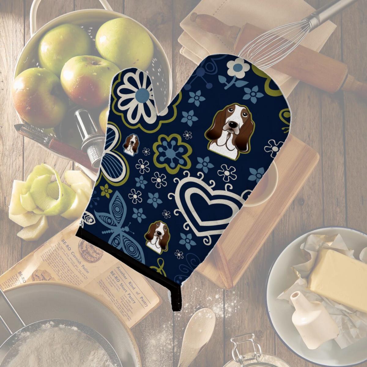 Picture of Carolines Treasures BB5094OVMT Blue Flowers Basset Hound Oven Mitt