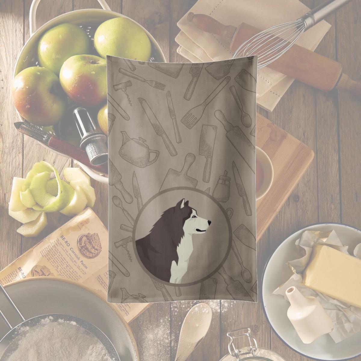 Picture of Carolines Treasures CK2160KTWL Alaskan Malamute in the Kitchen Kitchen Towel