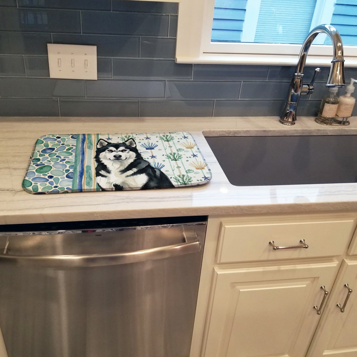 Picture of Carolines Treasures WDK6873DDM 21 x 14 in. Black & White Alaskan Malamute Coastal Sea Glass Dish Drying Mat
