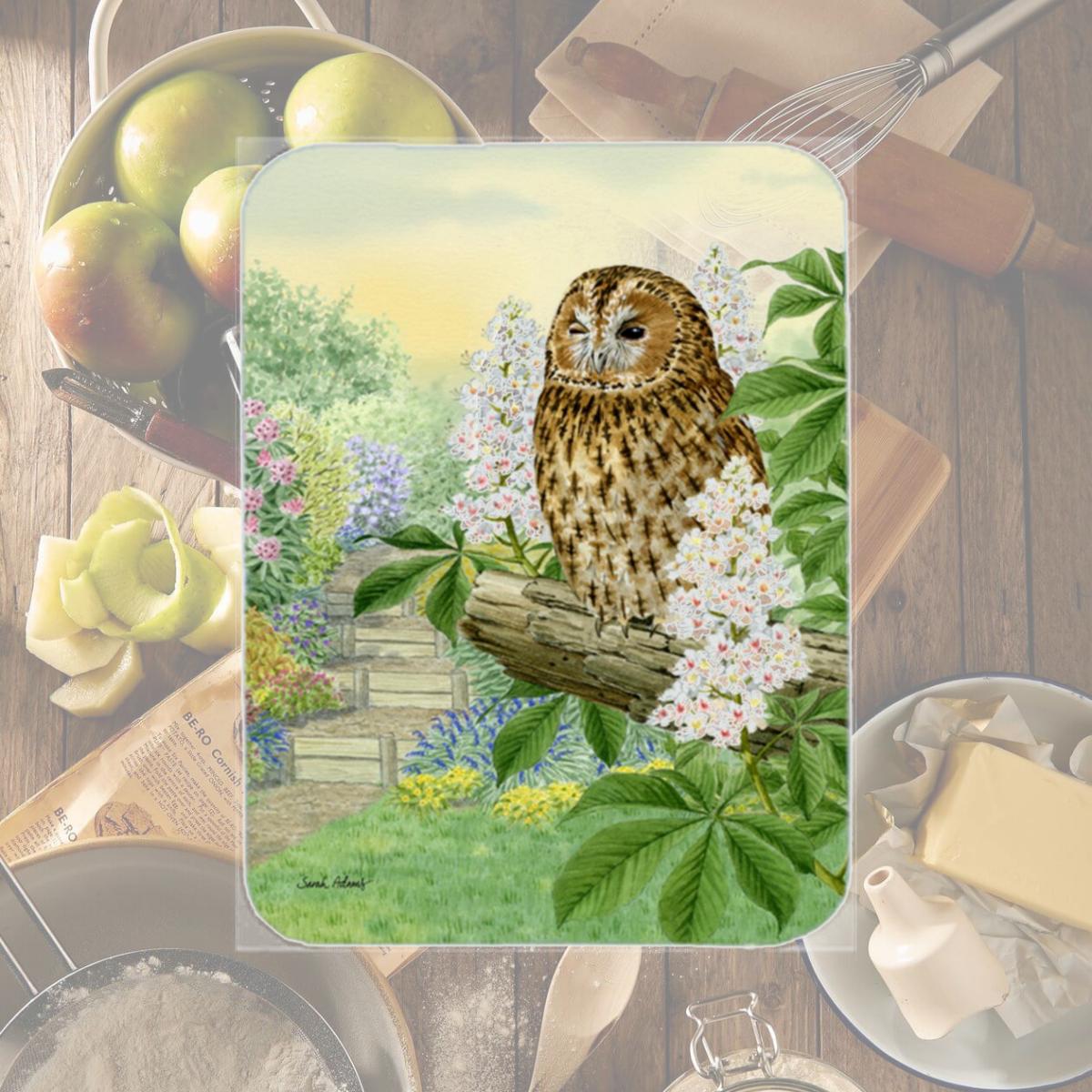 Picture of Carolines Treasures ASA2101LCB Tawny Owl Glass Cutting Board- Large