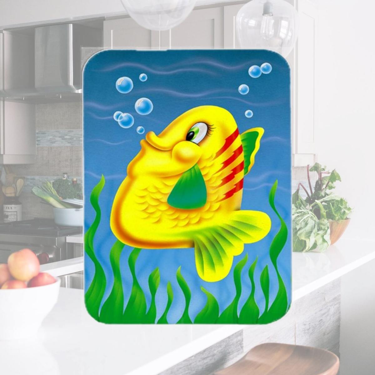 Picture of Carolines Treasures APH0527LCB Yellow Fish Glass Cutting Board, Large