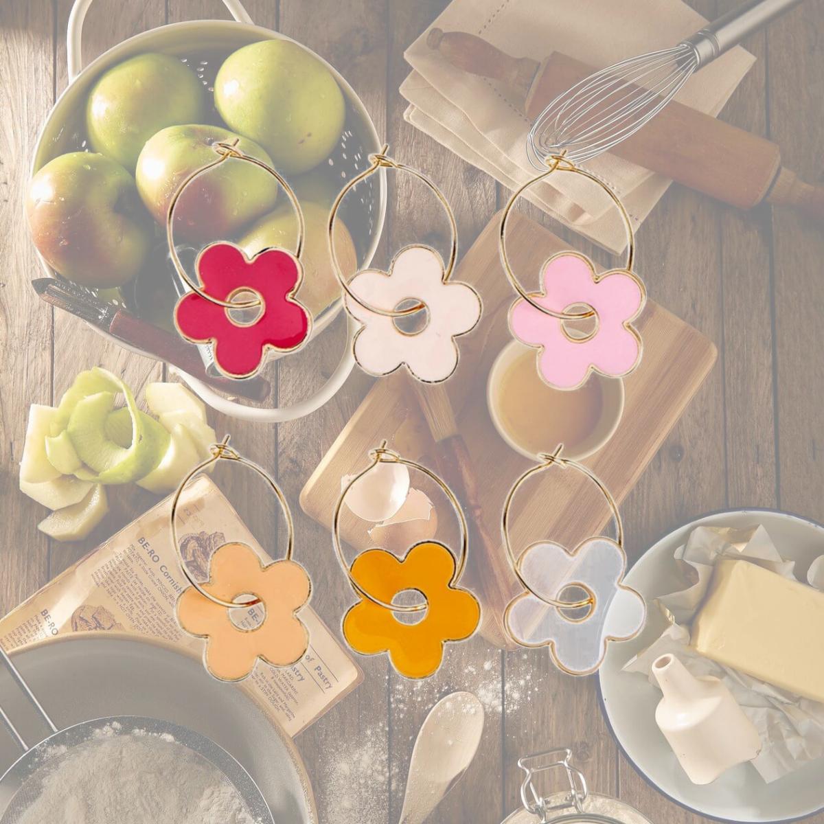 Picture of Santa Barbara Design Studio P0785 Daisy Wine Charms