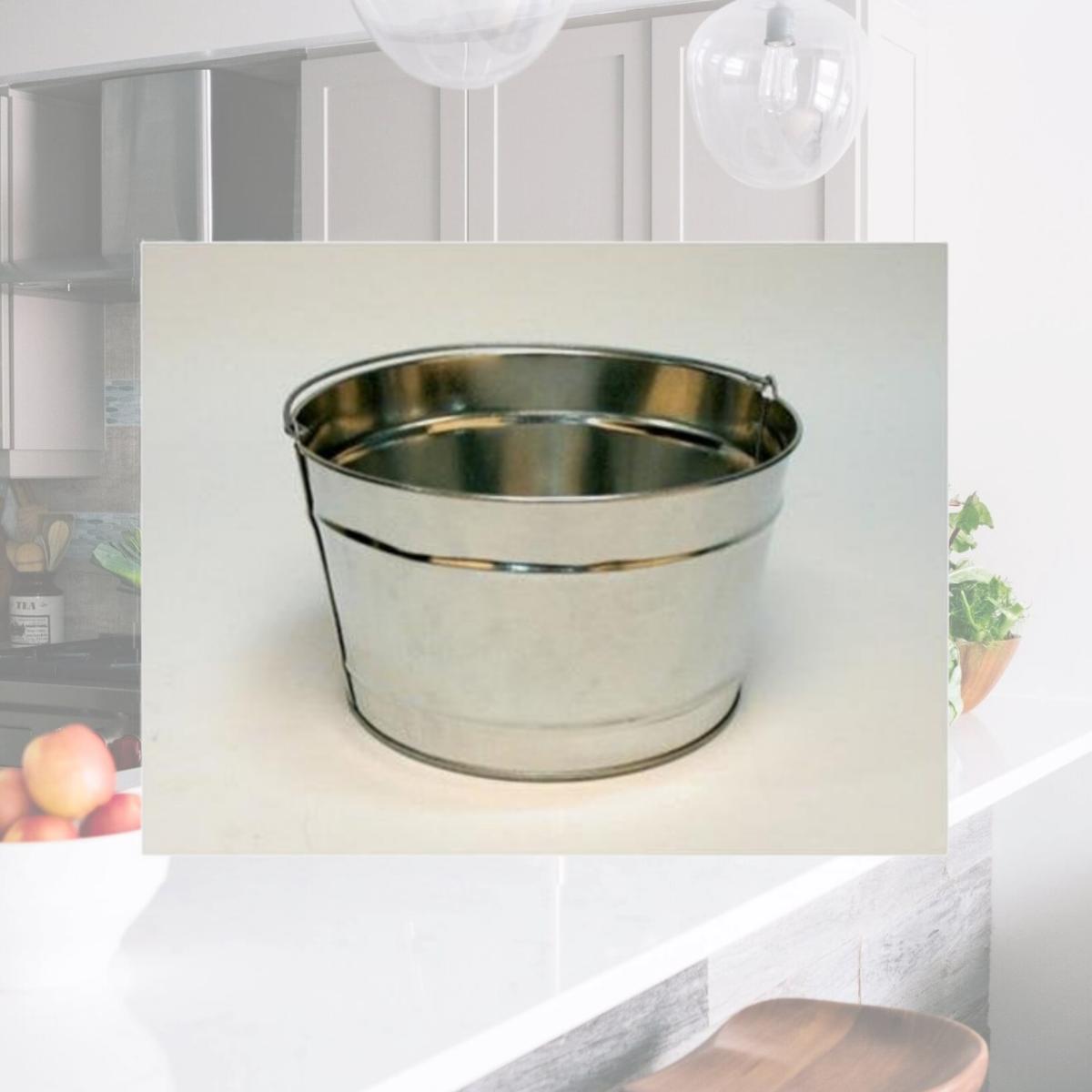 Picture of Commercial Zone Products 796200 Large Pail - Standard 16 Quart