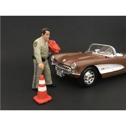 77464 Highway Patrol Officer Collecting Cones Figurine For 1 Isto 18 Models