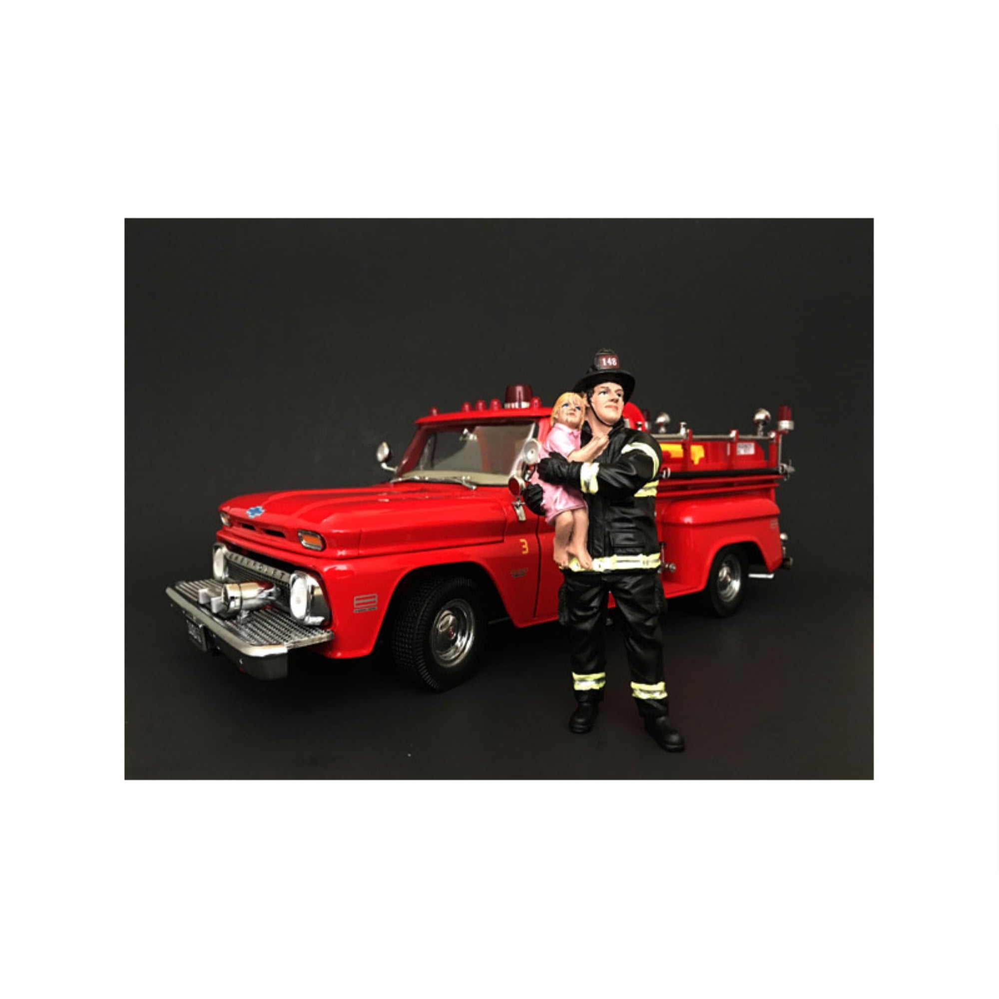77510 Firefighter Saving Life With Baby Figurine & Figure For 1 Isto 24 Diecast Model Car