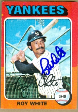 22654 Roy White Autographed Baseball Card New York Yankees 1975 Topps No. 375