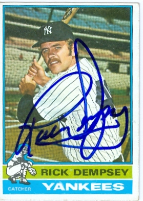 22762 Rick Dempsey Autographed Baseball Card New York Yankees 1976 Topps Card