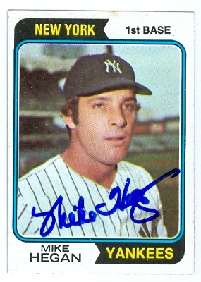 22768 Mike Hegan Autographed Baseball Card New York Yankees 1974 Topps No. 517