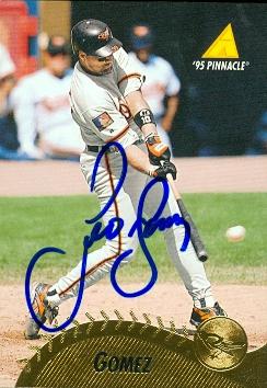 50649 Leo Gomez Autographed Baseball Card Baltimore Orioles 1995 Pinnacle No .103